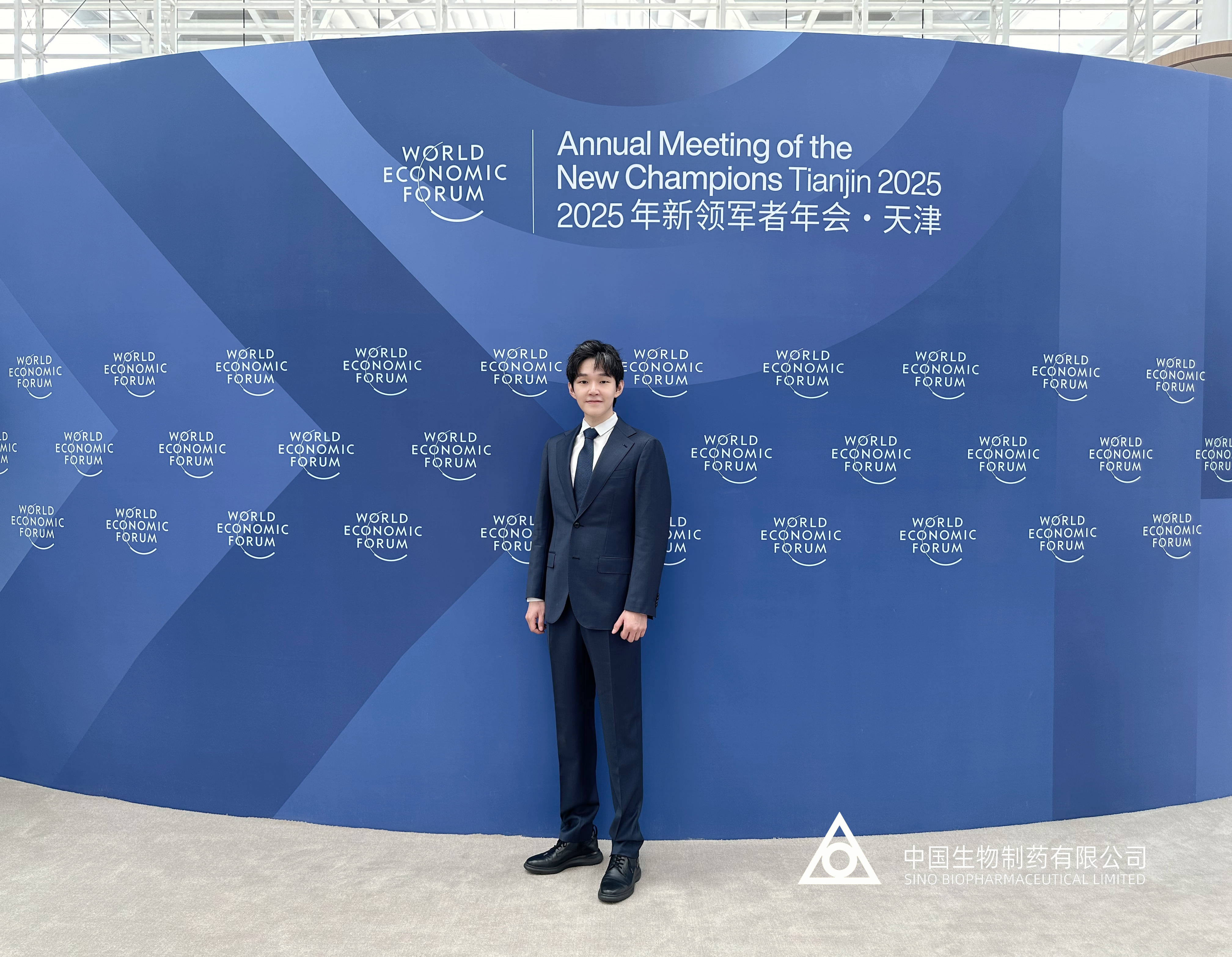 л�����ϯ���մ���˹��̳ ������AI�����������ں��ƶ���ҩ�з�ʻ��쳵��